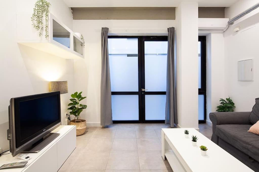 Loft Next To Calle Betis, Best Area Of Seville-Sevillarooms المظهر الخارجي الصورة